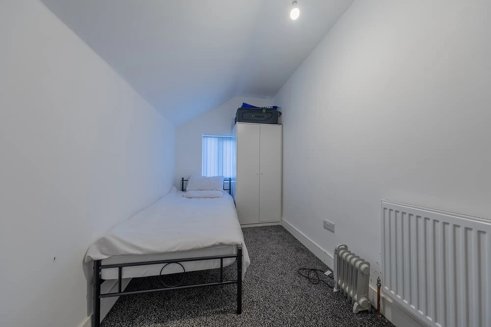 property photo 6 of 27