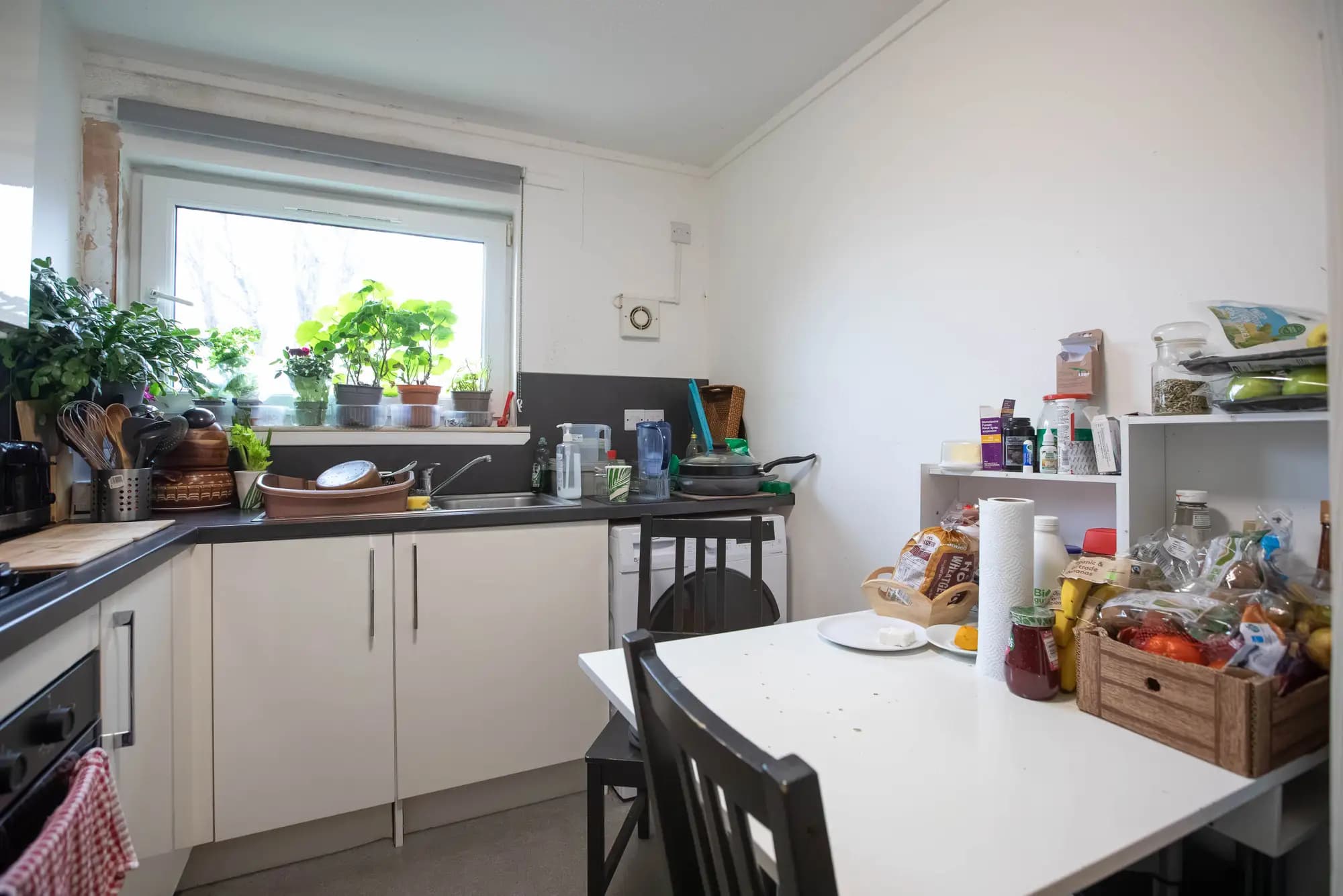 property photo 8 of 28