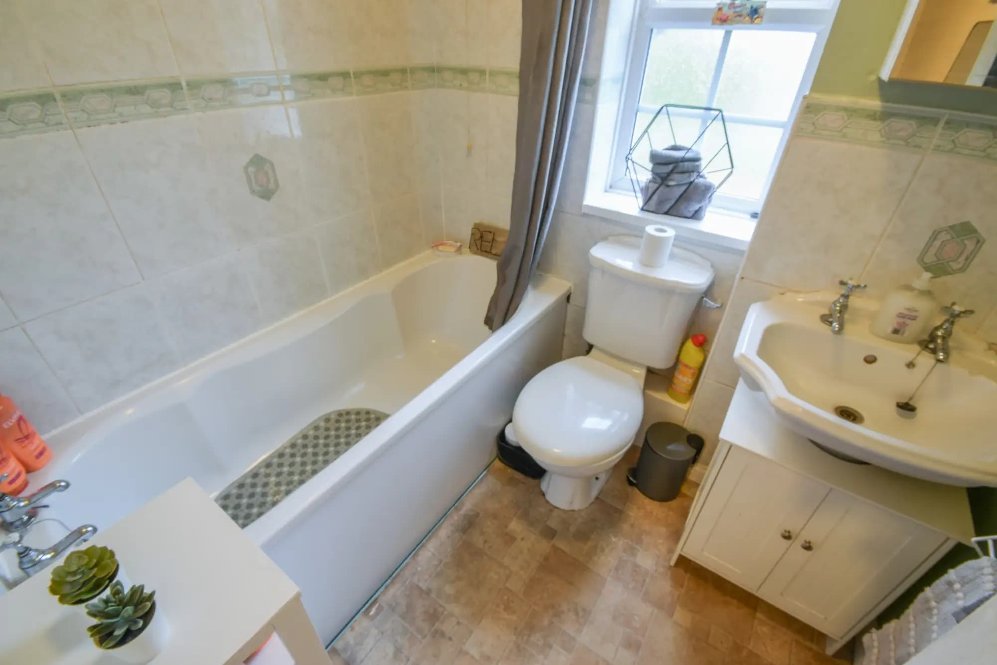 property photo 6 of 15