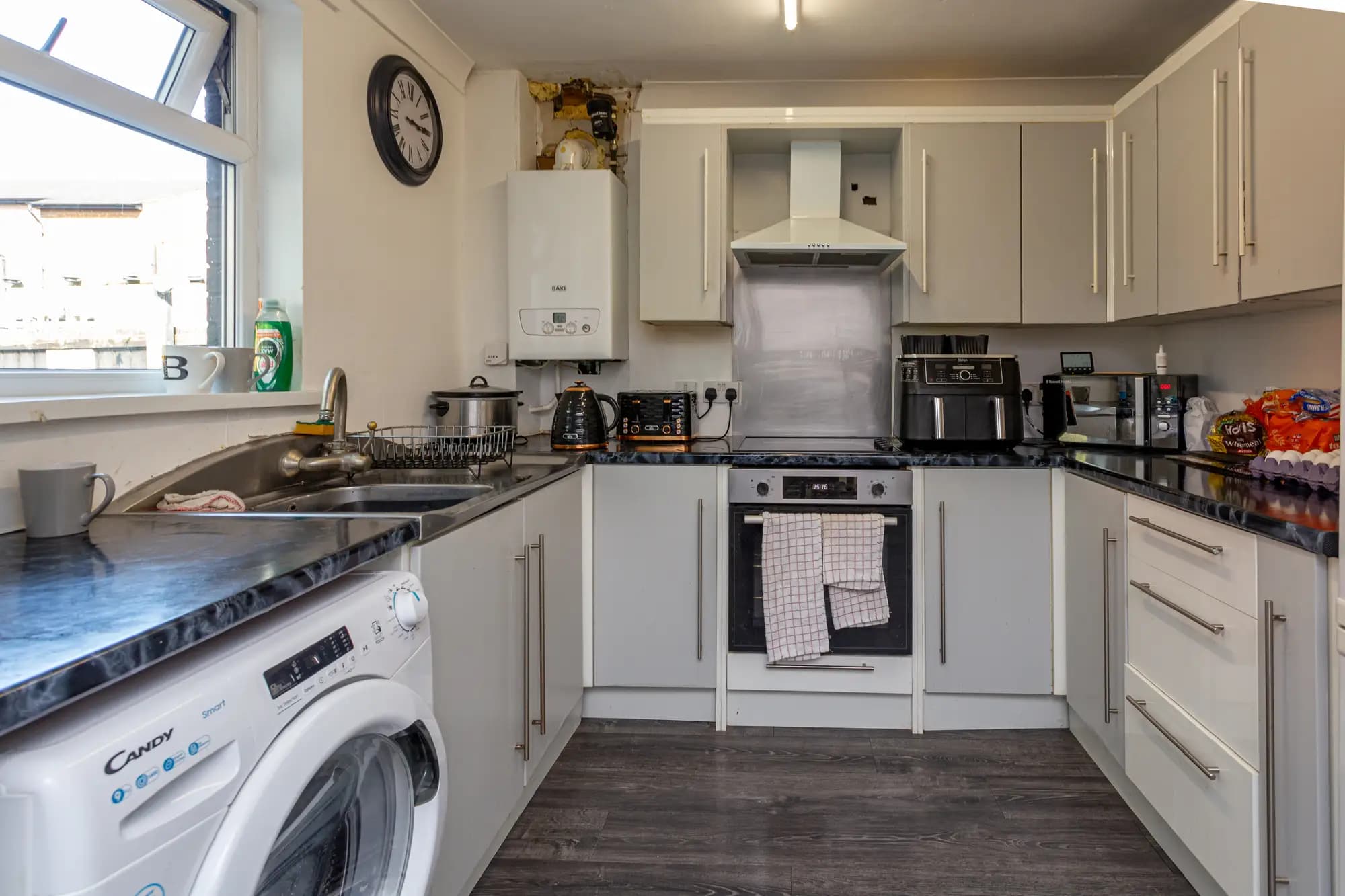 property photo 5 of 15