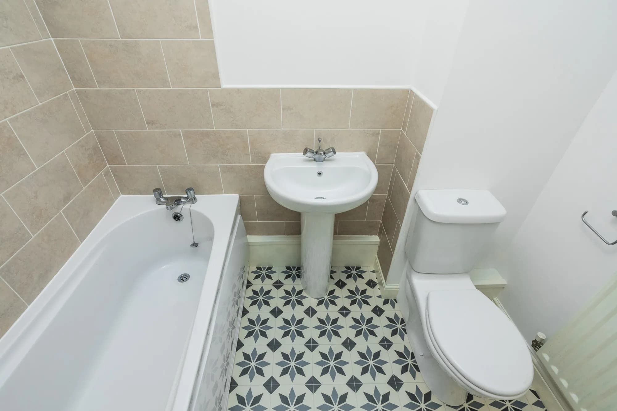 property photo 9 of 21