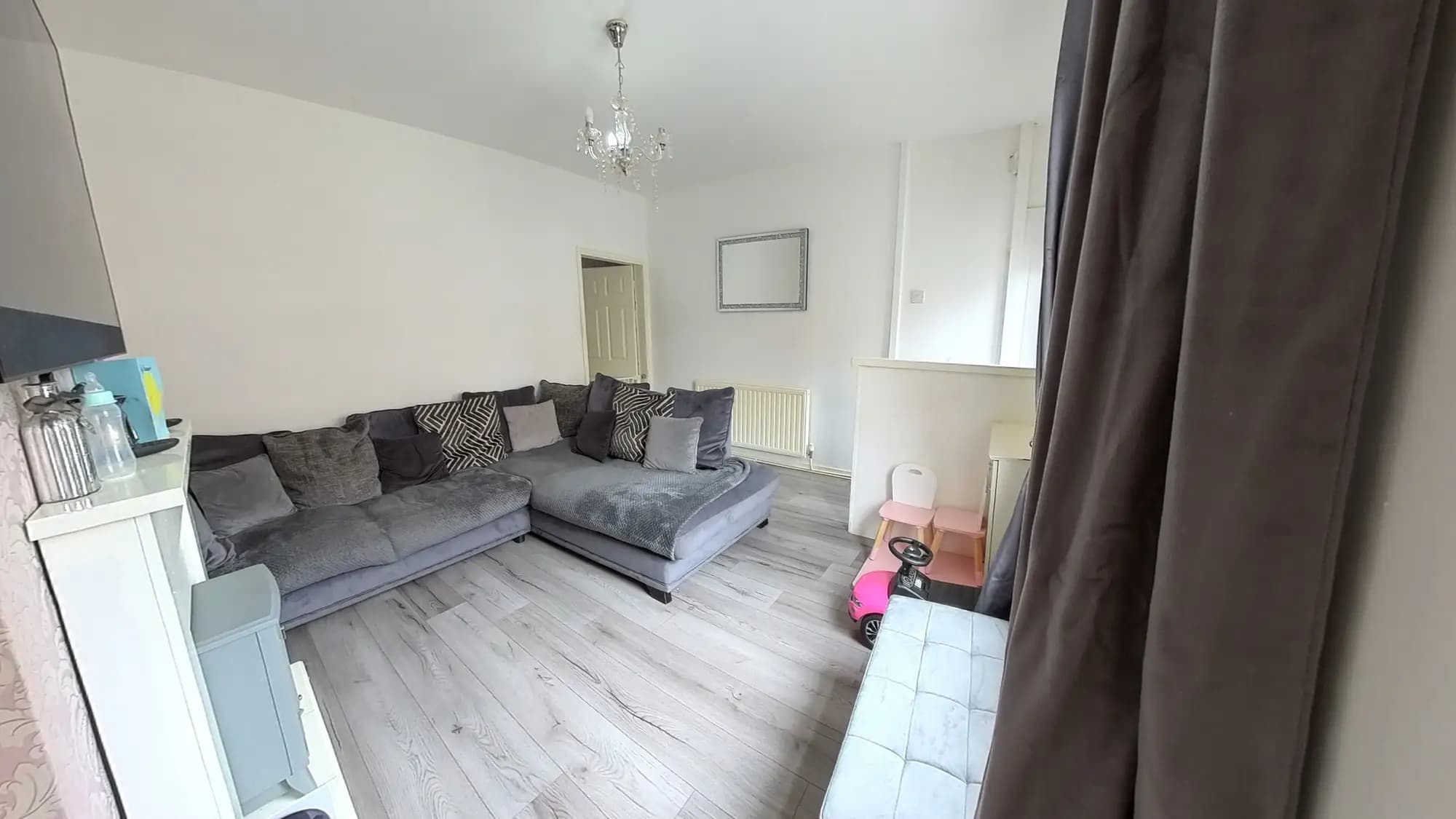 property photo 3 of 20