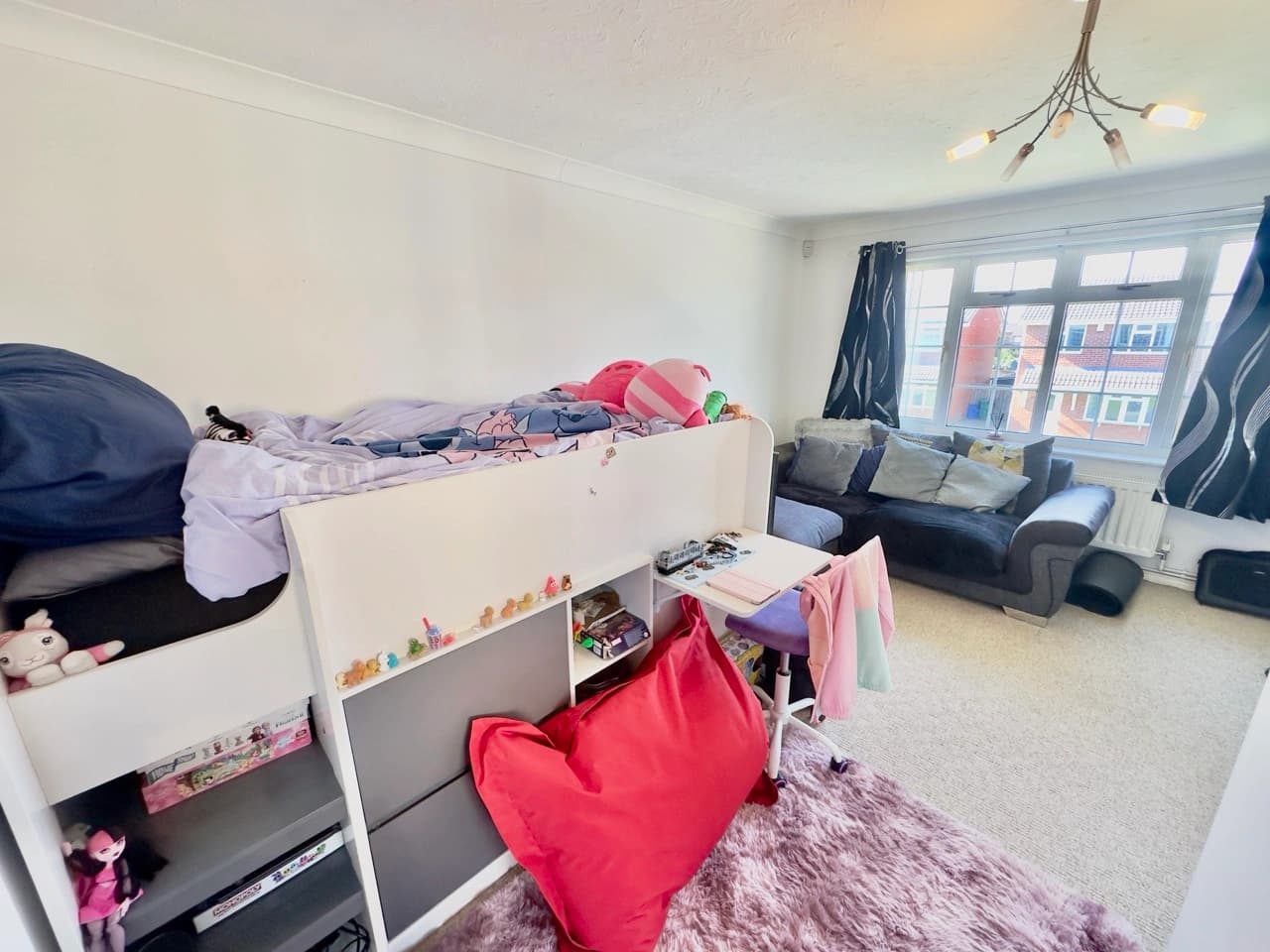 property photo 4 of 18