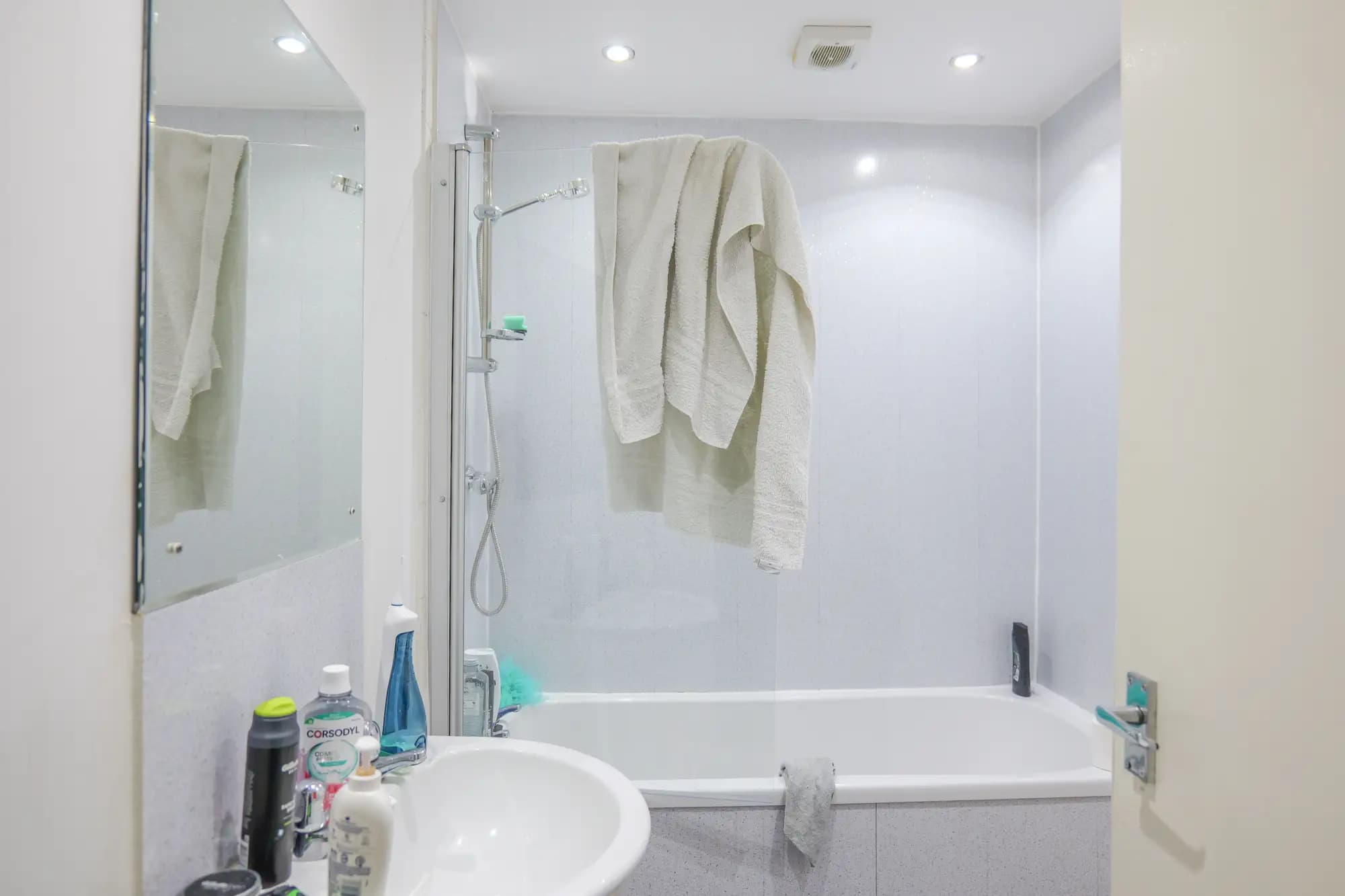 property photo 9 of 16