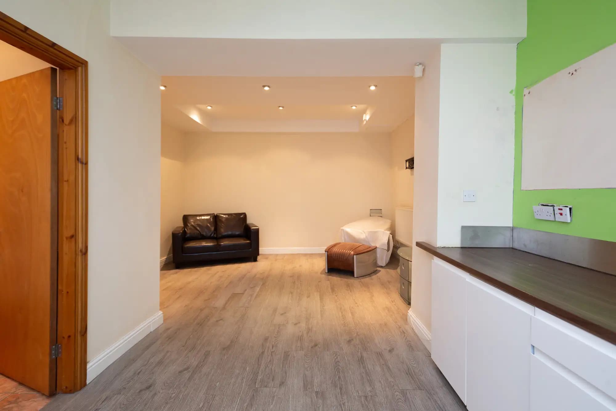 property photo 4 of 21