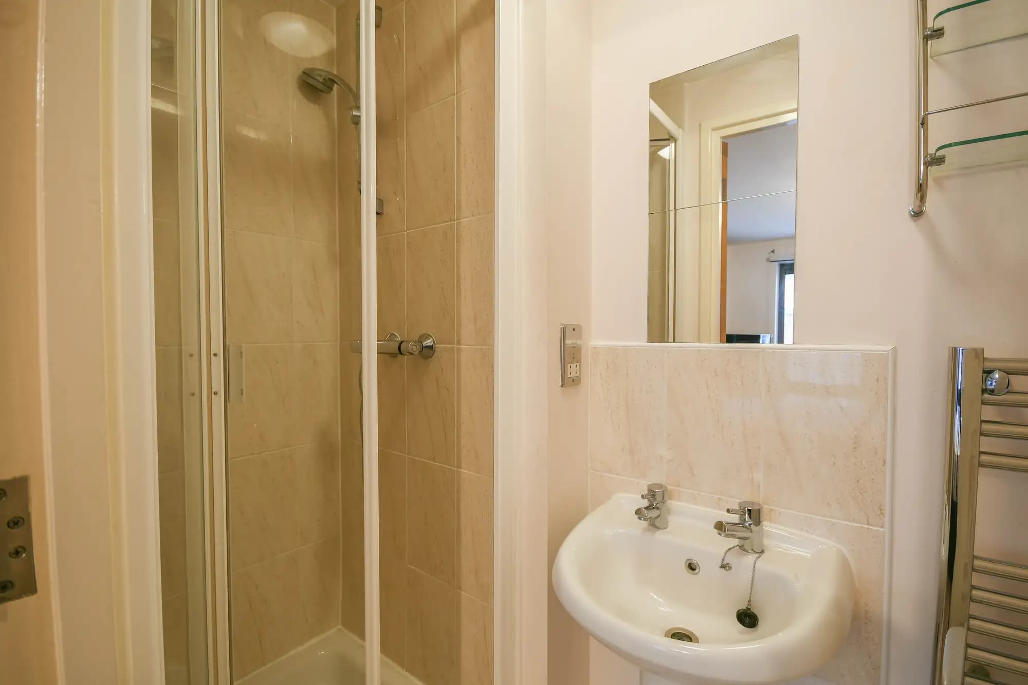 property photo 9 of 22