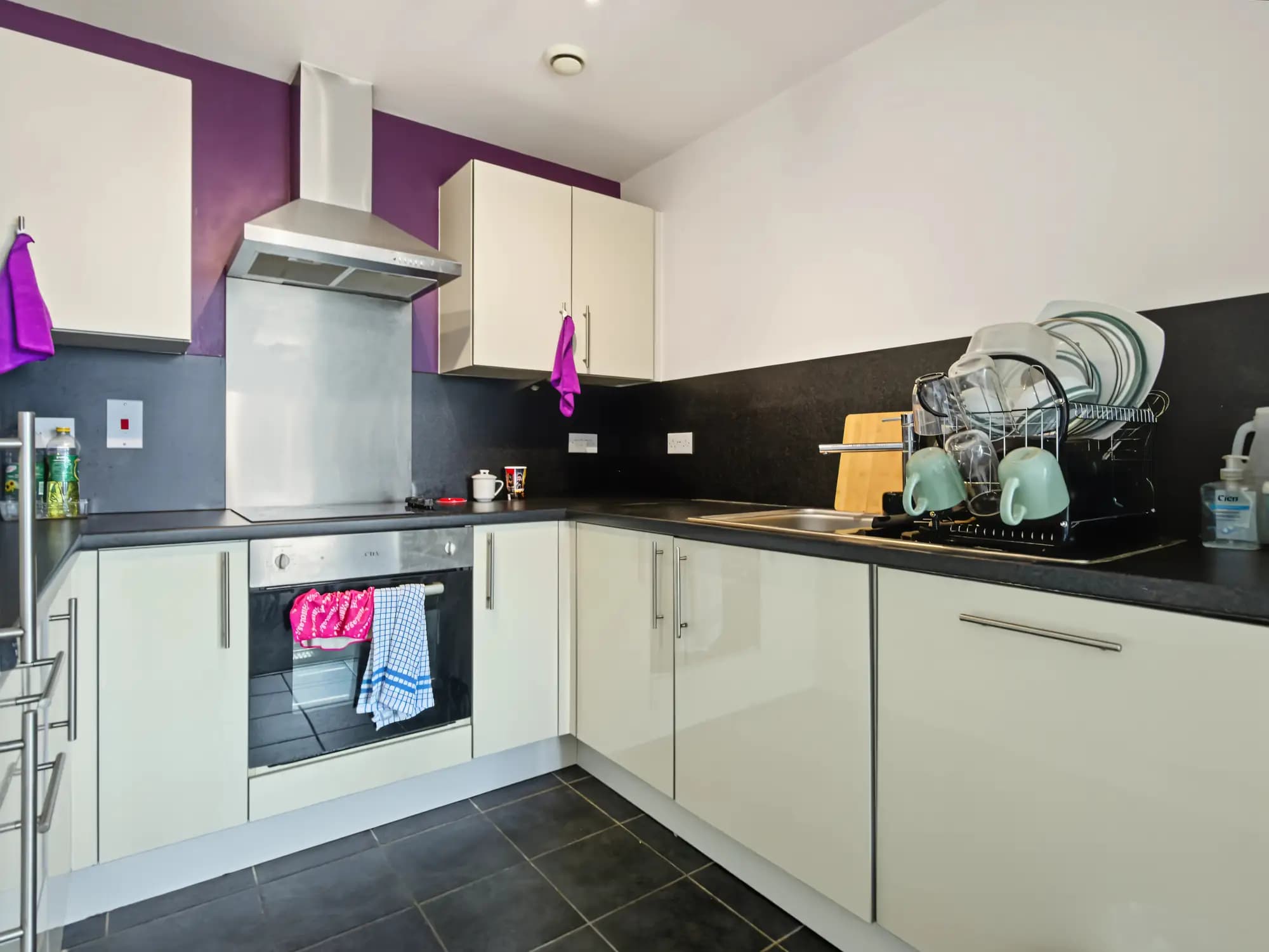property photo 6 of 18