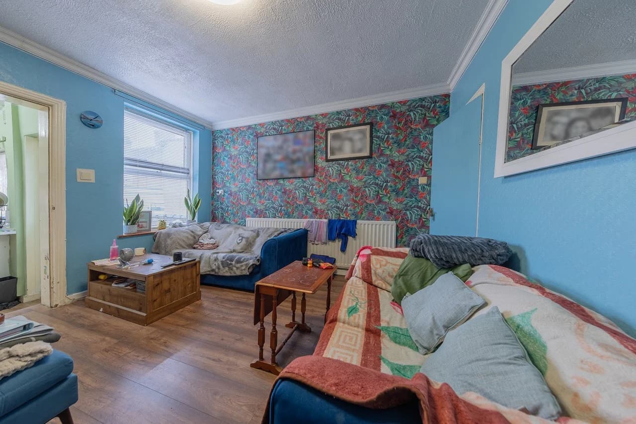 property photo 4 of 20