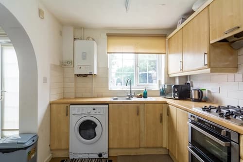 property photo 11 of 29