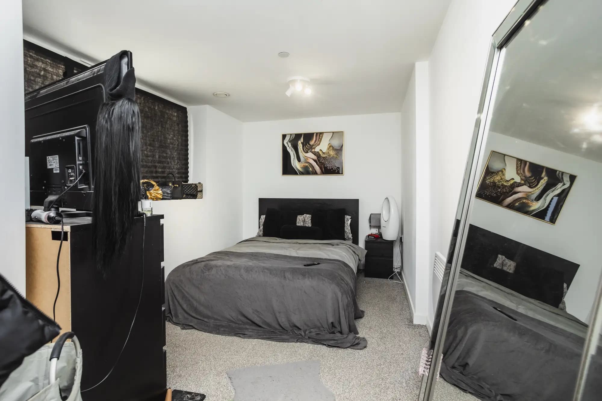 property photo 10 of 19