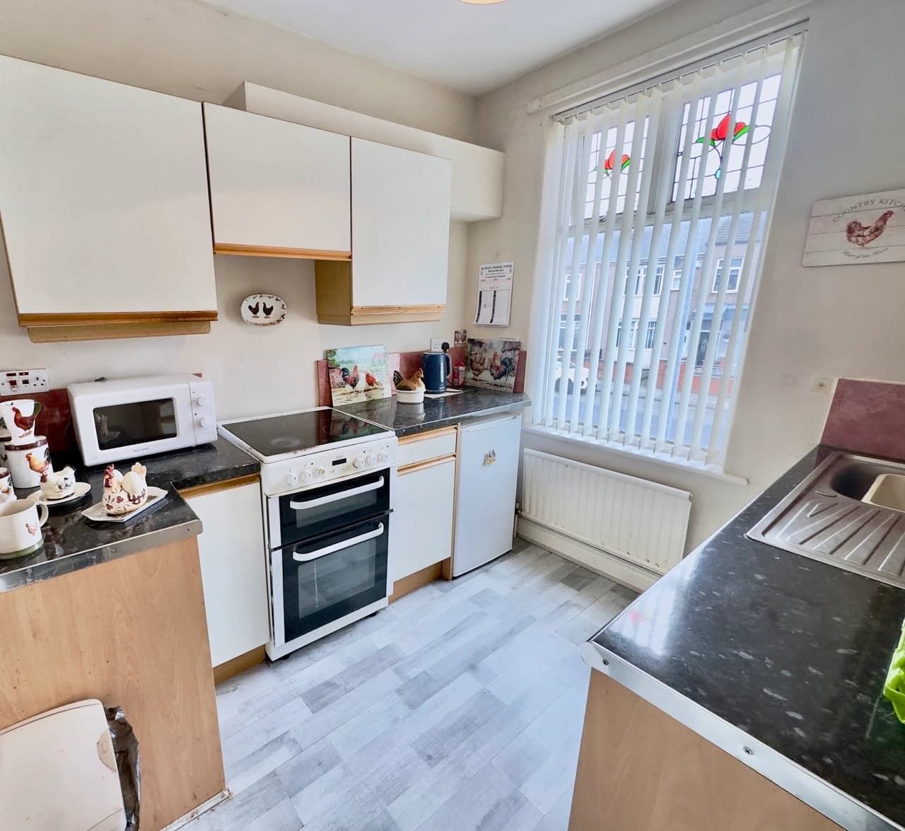 property photo 6 of 22