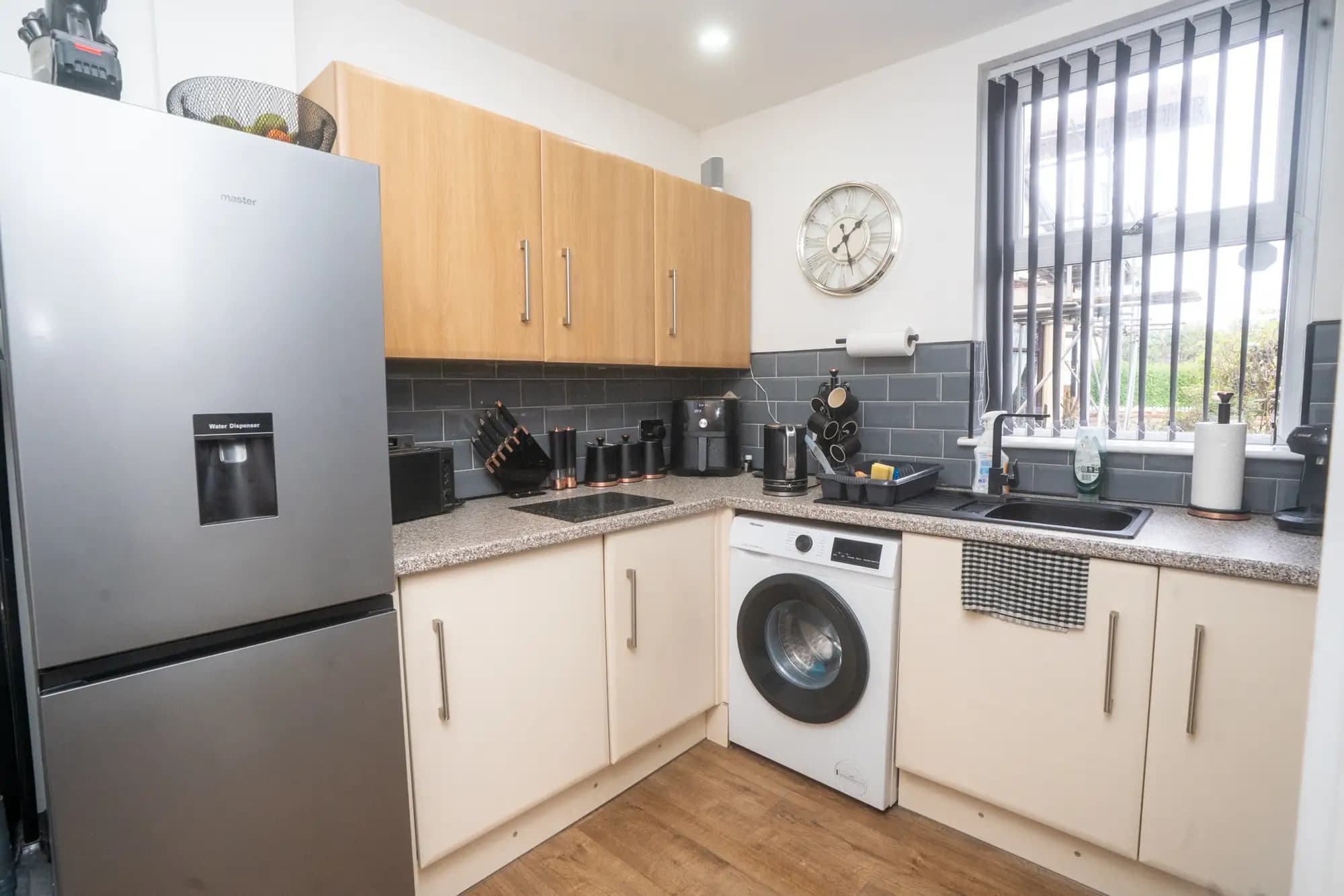 property photo 5 of 19