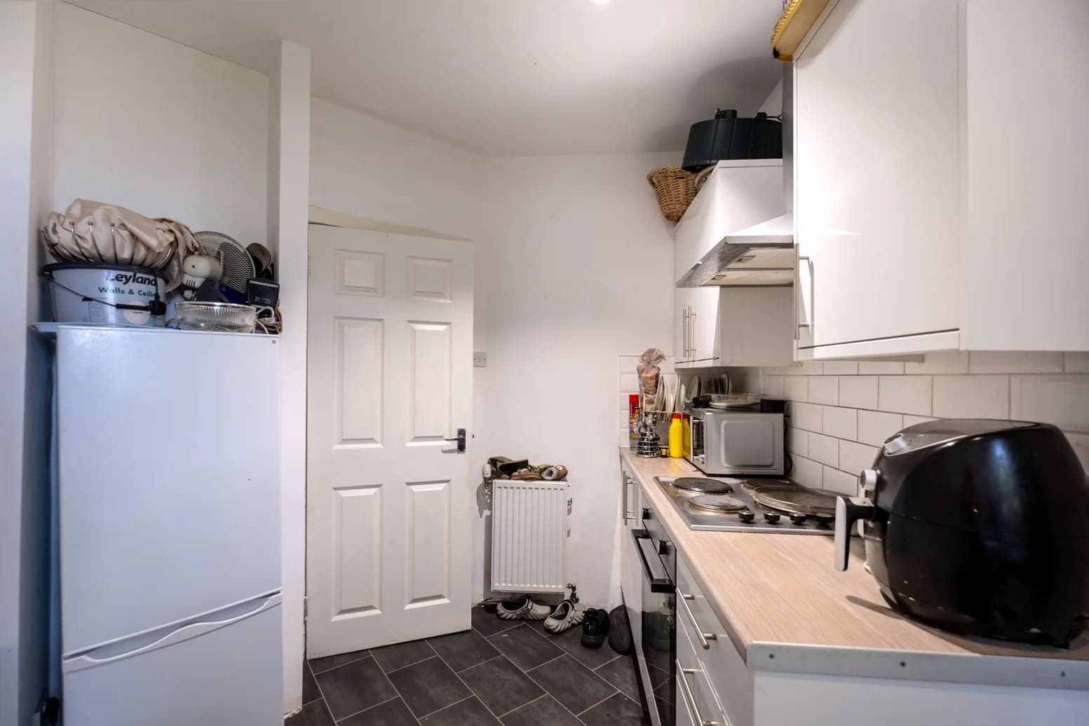 property photo 8 of 28