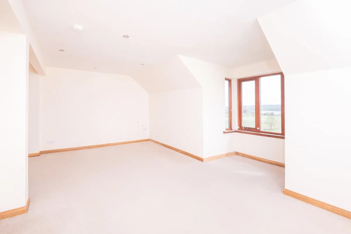 property photo 3 of 27