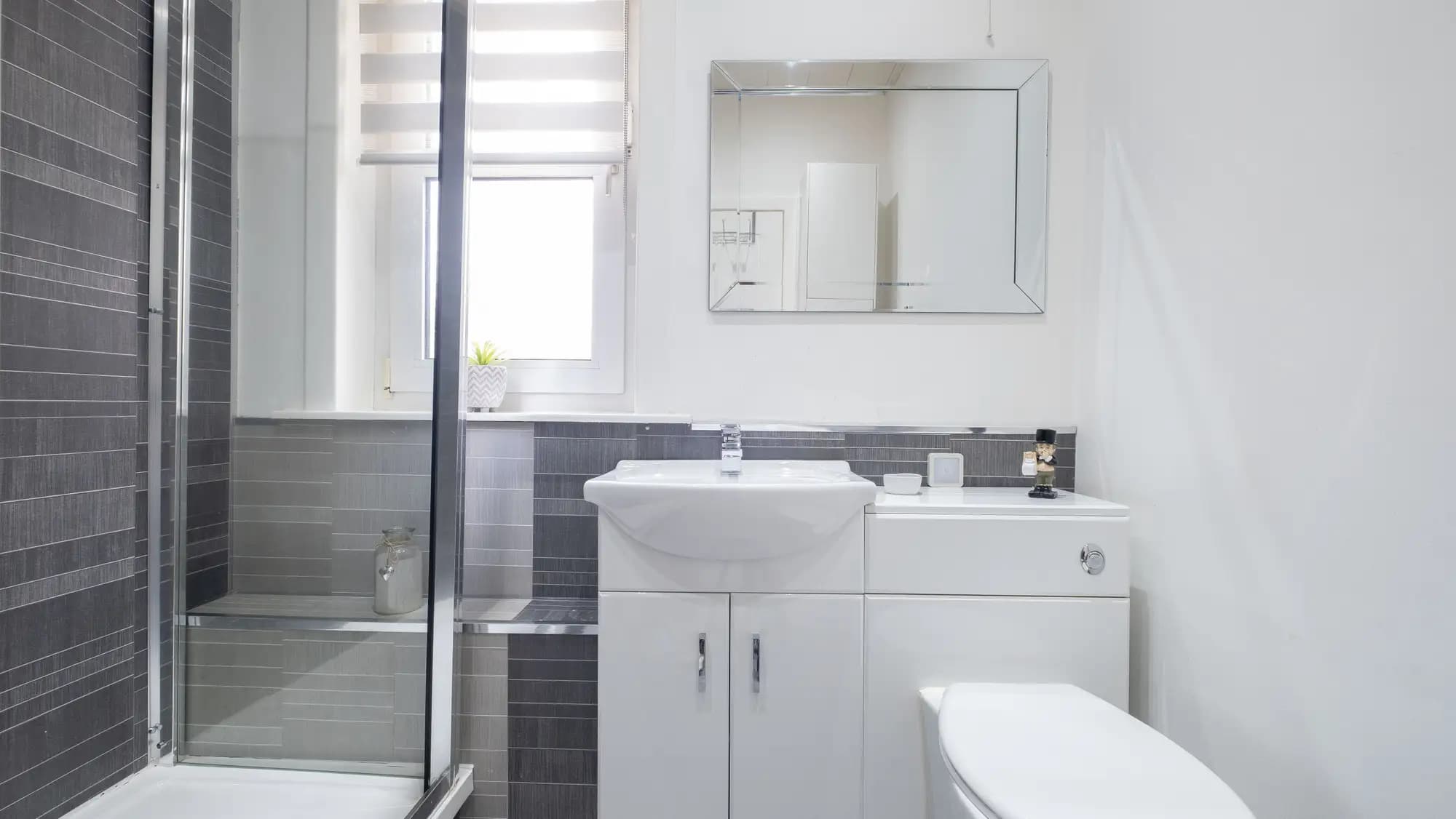 property photo 9 of 25