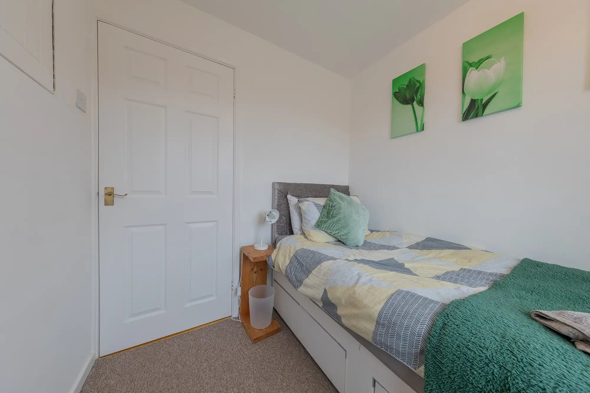 property photo 17 of 32