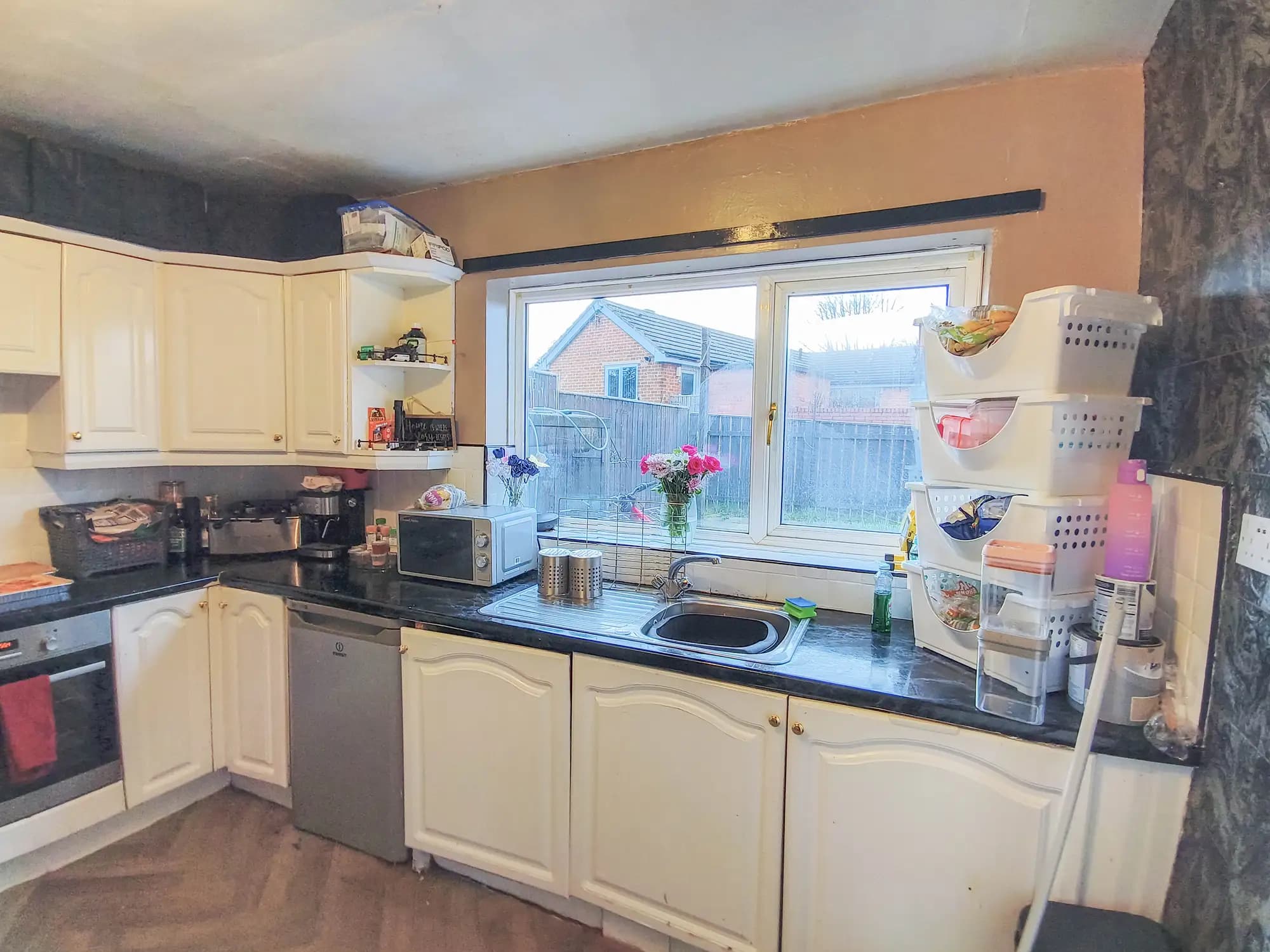 property photo 4 of 18