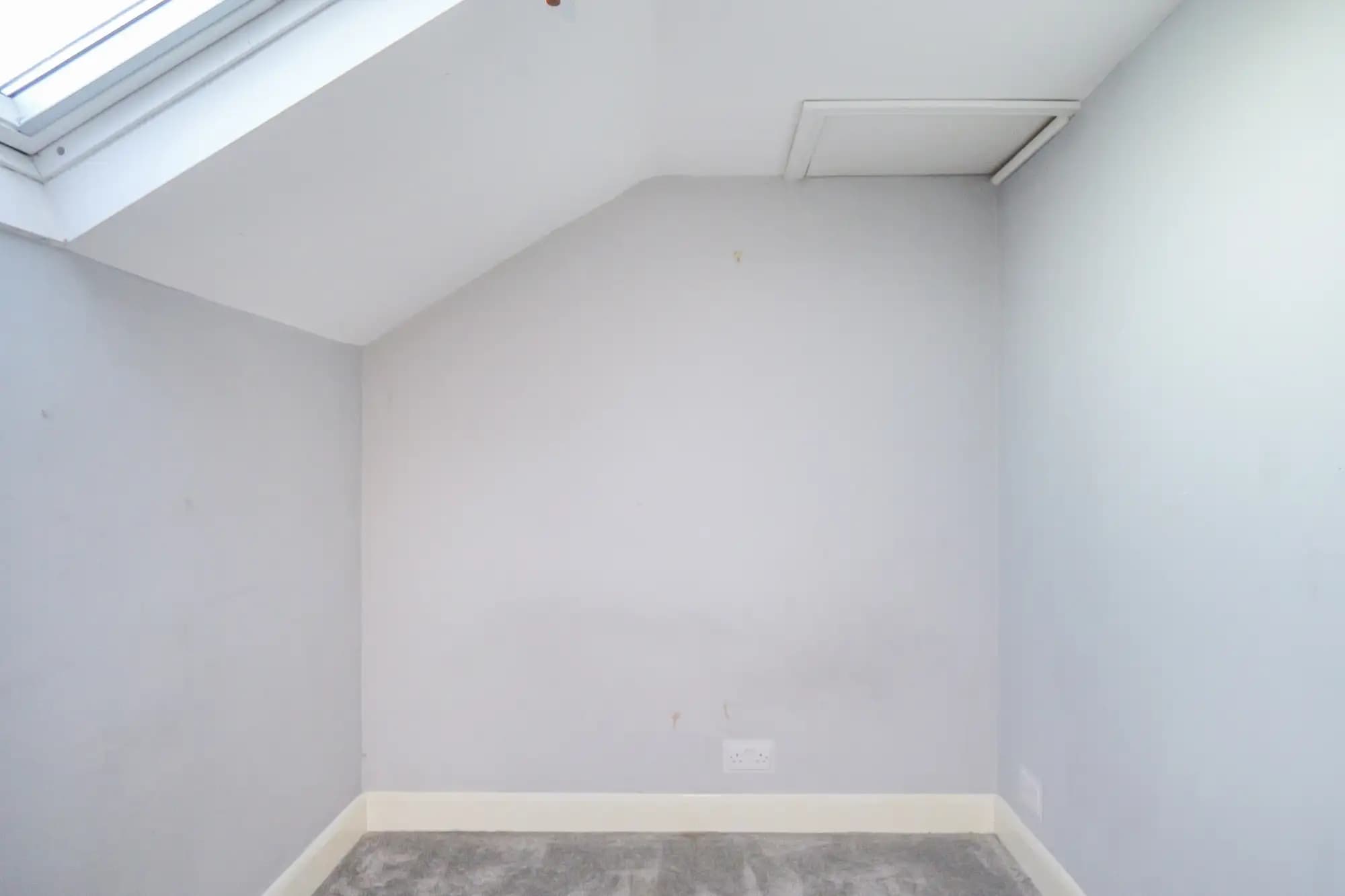 property photo 9 of 34