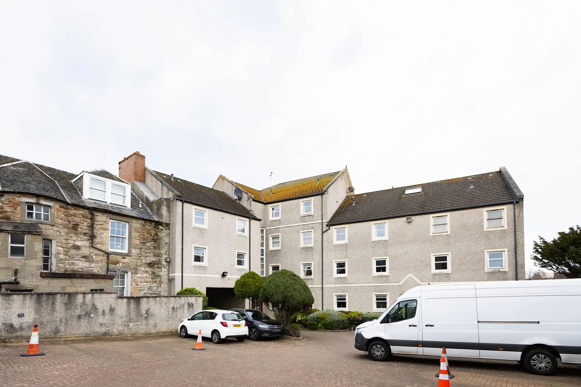 property photo 5 of 34