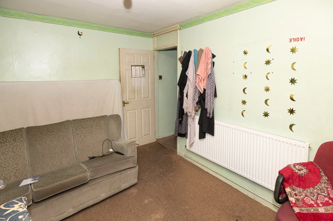 property photo 4 of 20