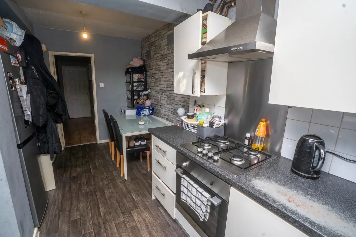 property photo 6 of 25