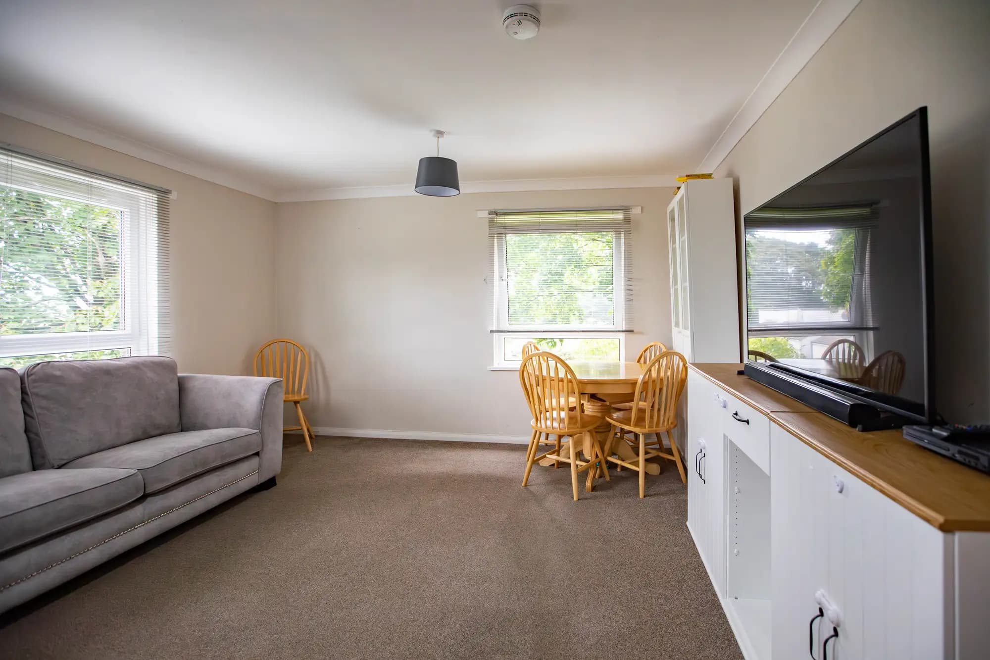property photo 4 of 18