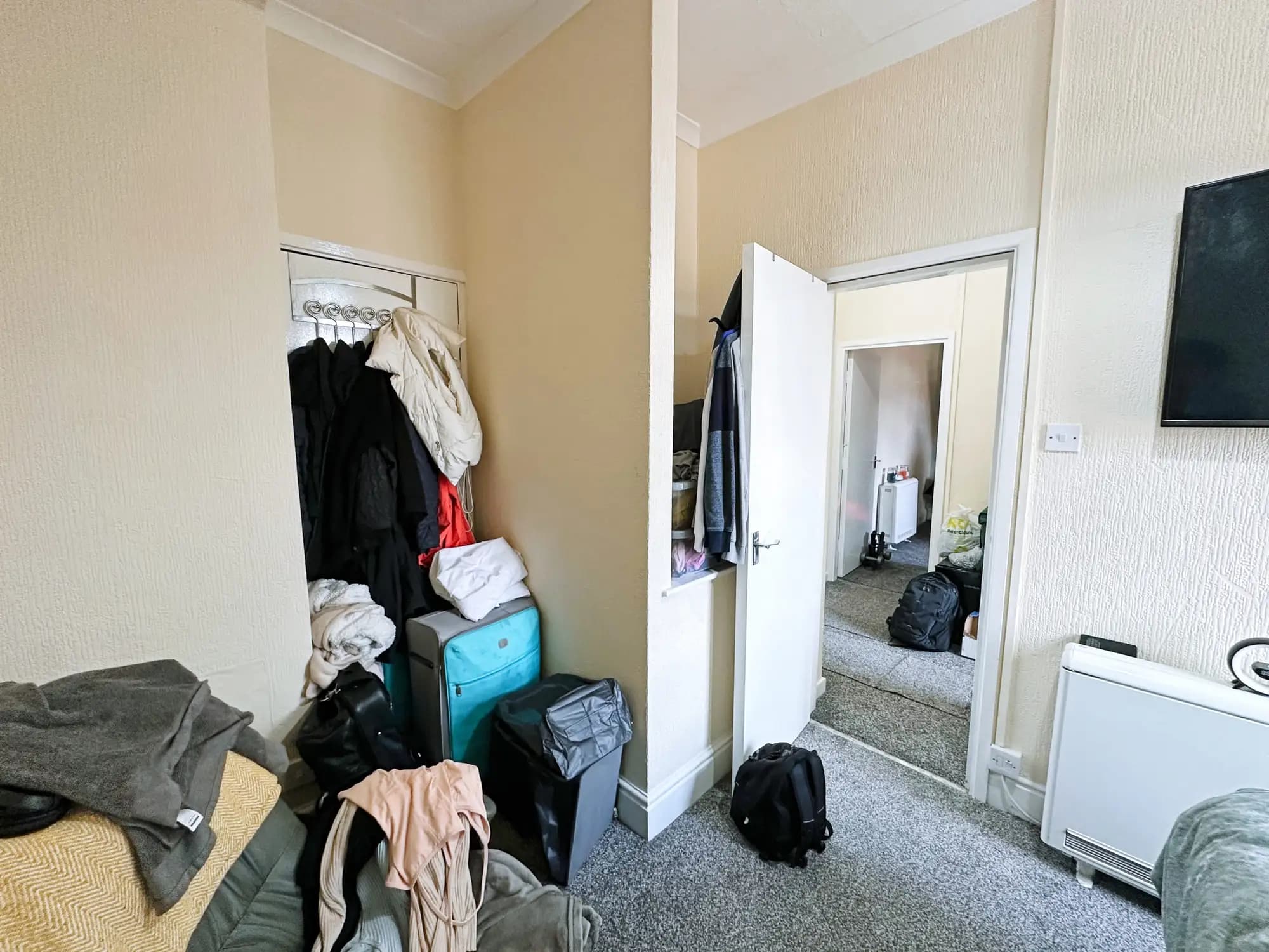 property photo 12 of 17