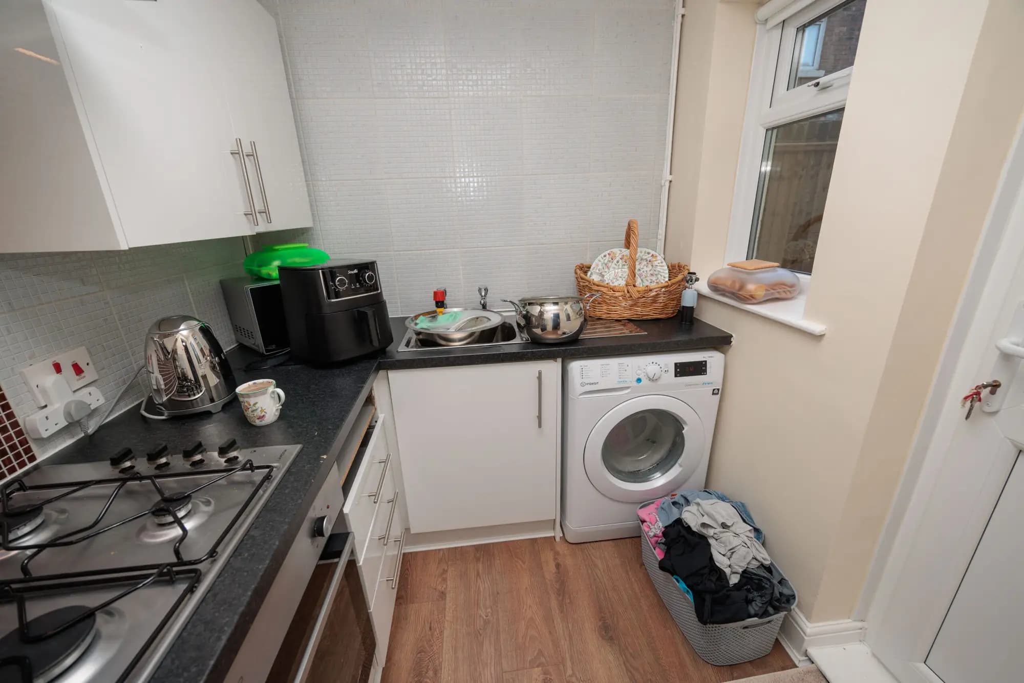 property photo 6 of 15