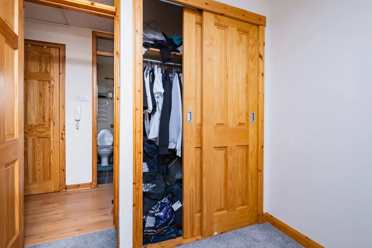 property photo 13 of 17