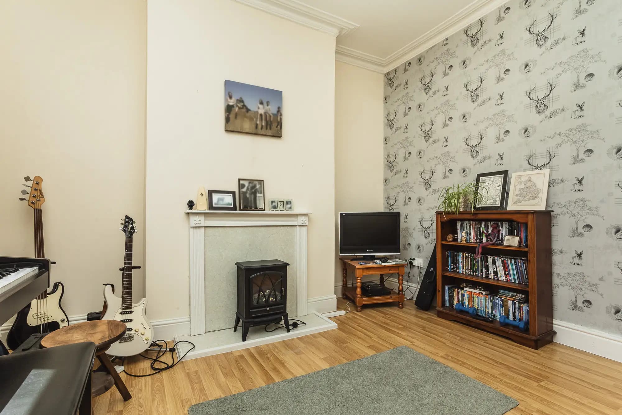 property photo 4 of 18