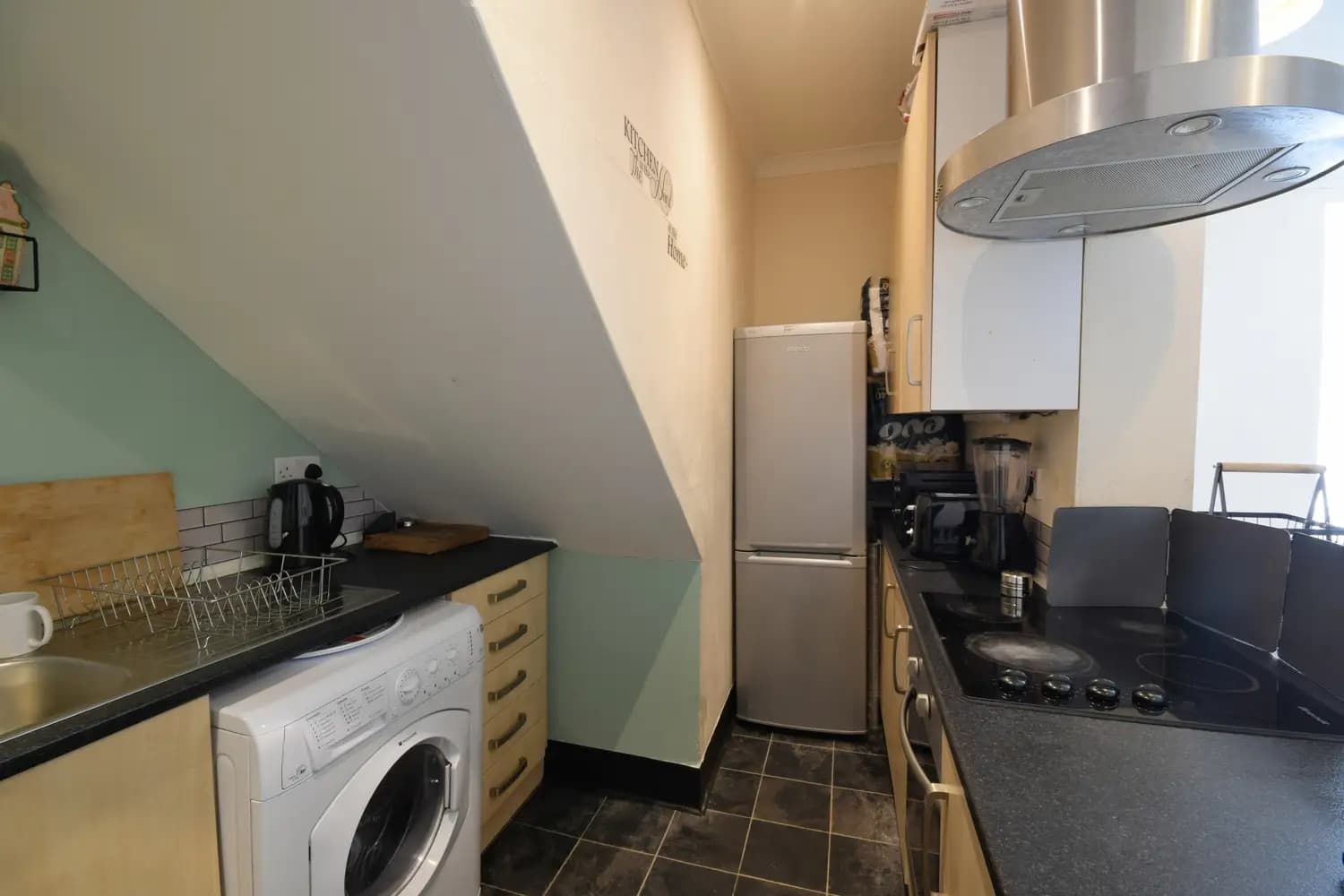 property photo 5 of 13