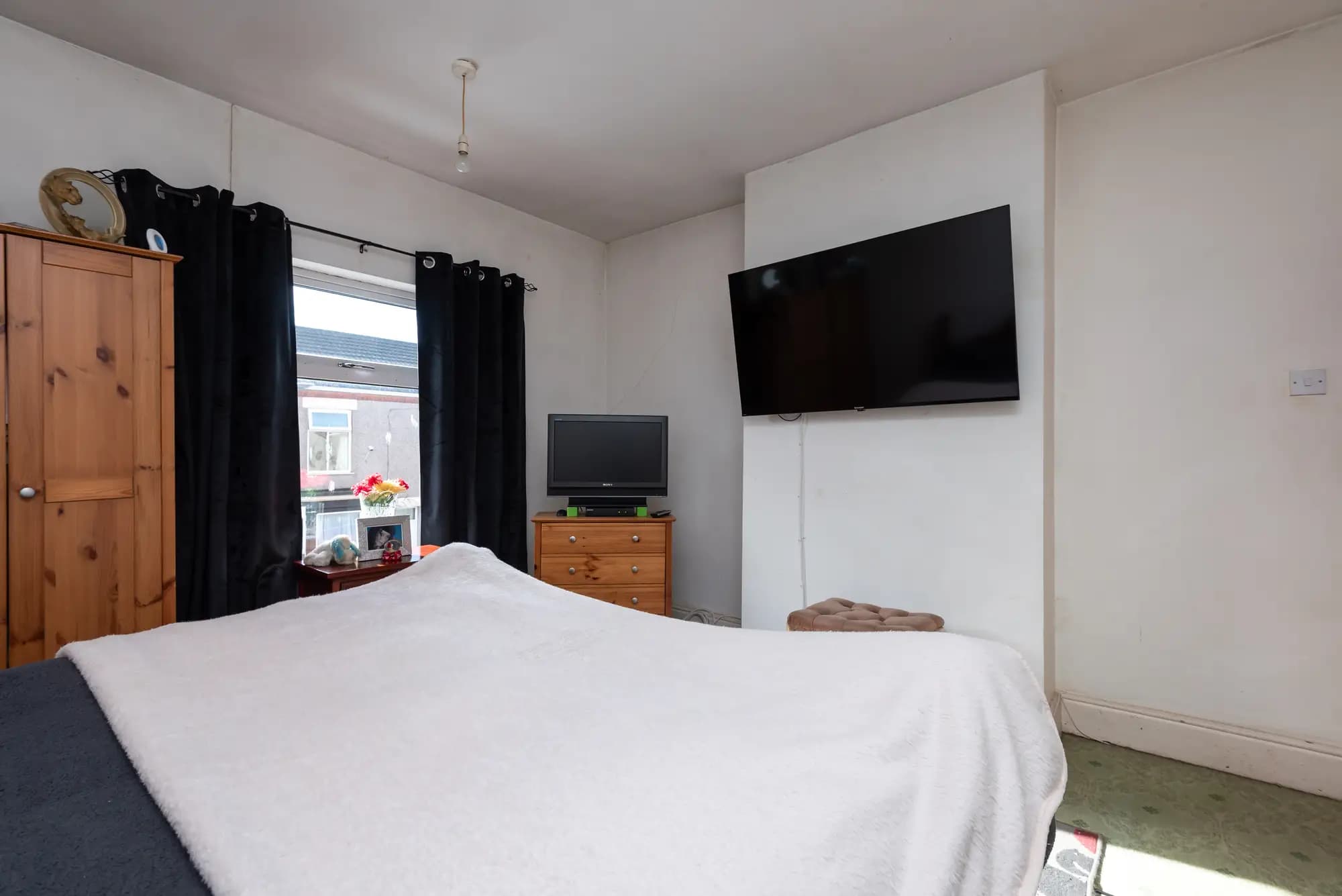 property photo 14 of 25