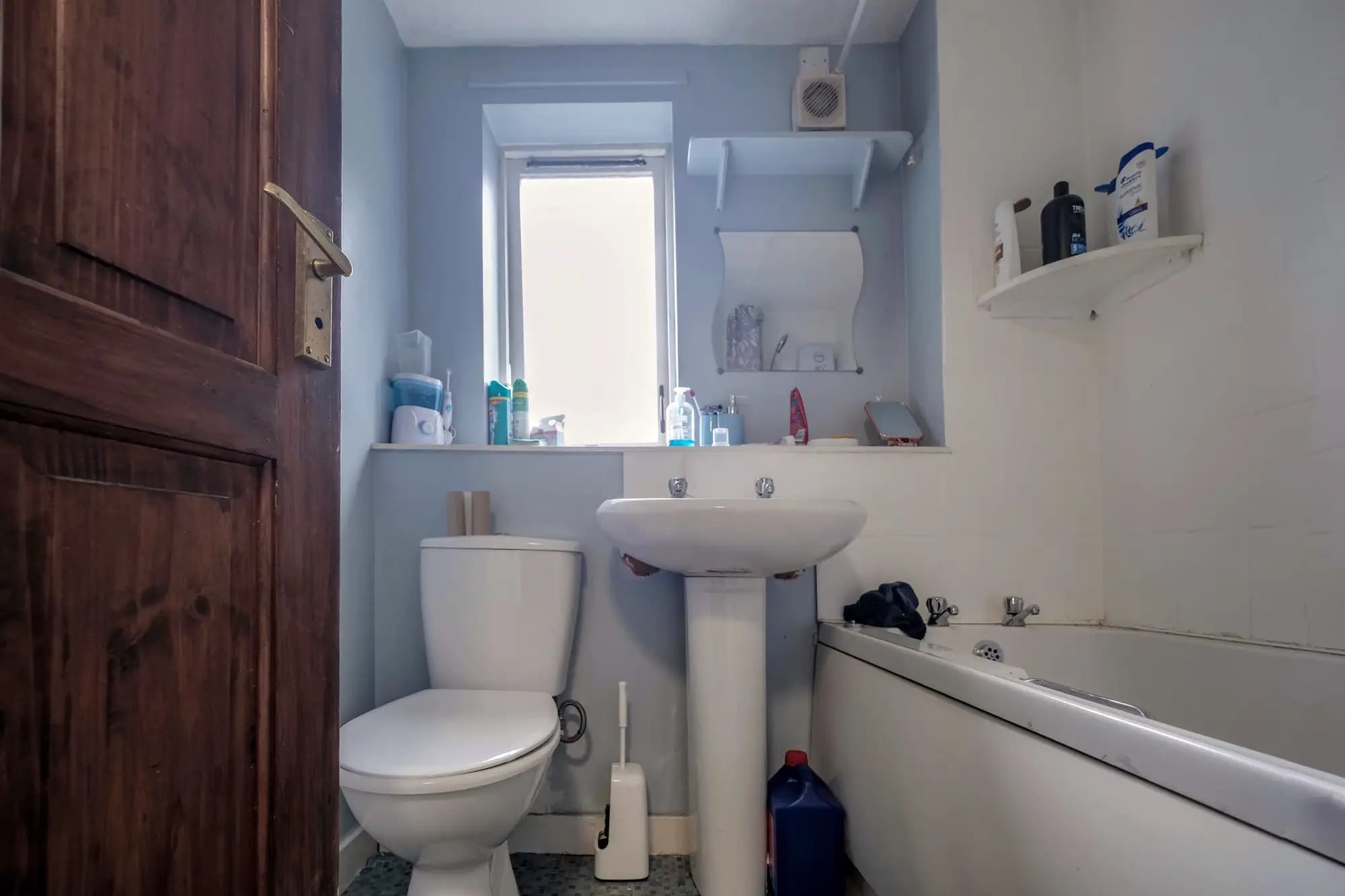 property photo 11 of 28
