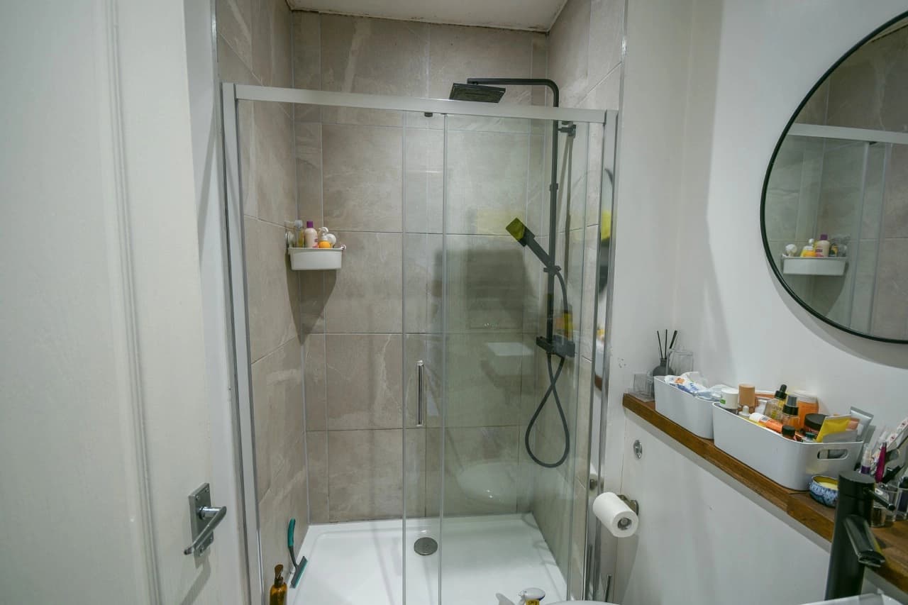 property photo 9 of 22