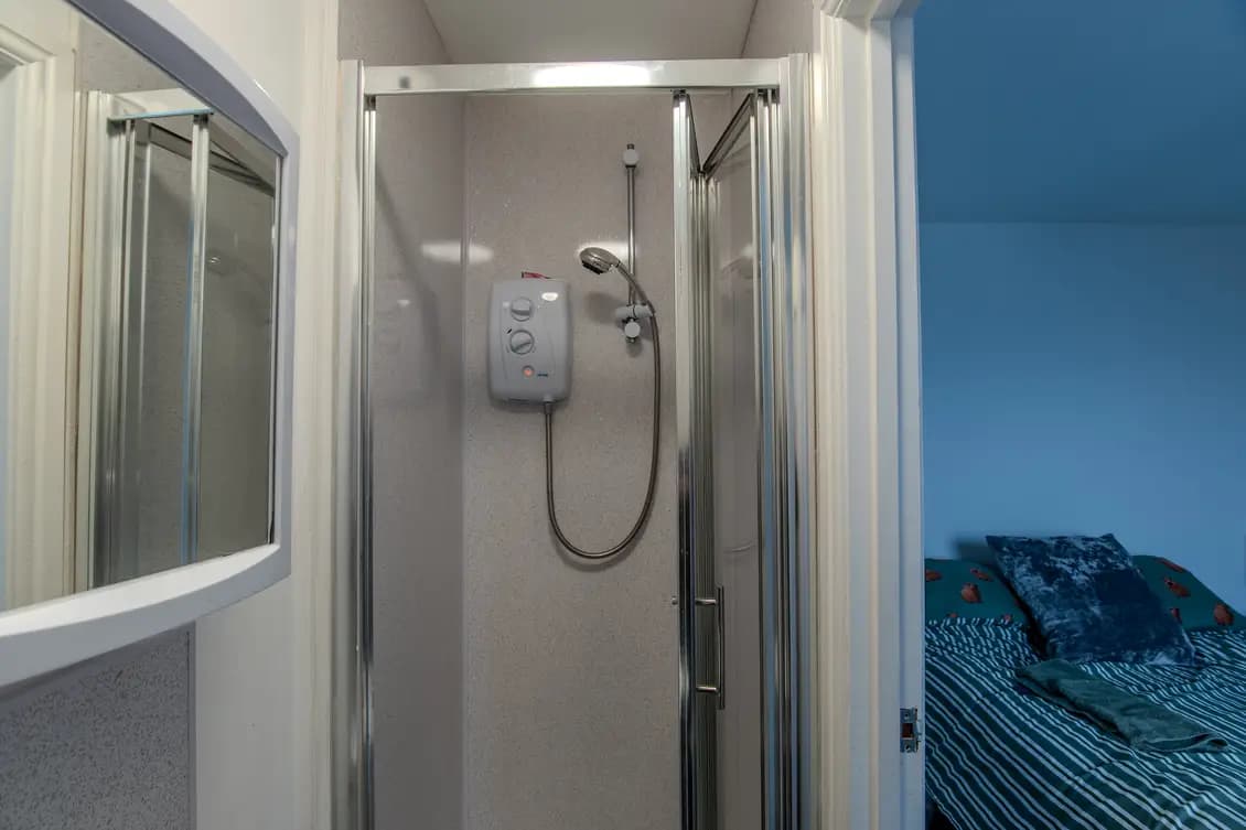 property photo 8 of 15