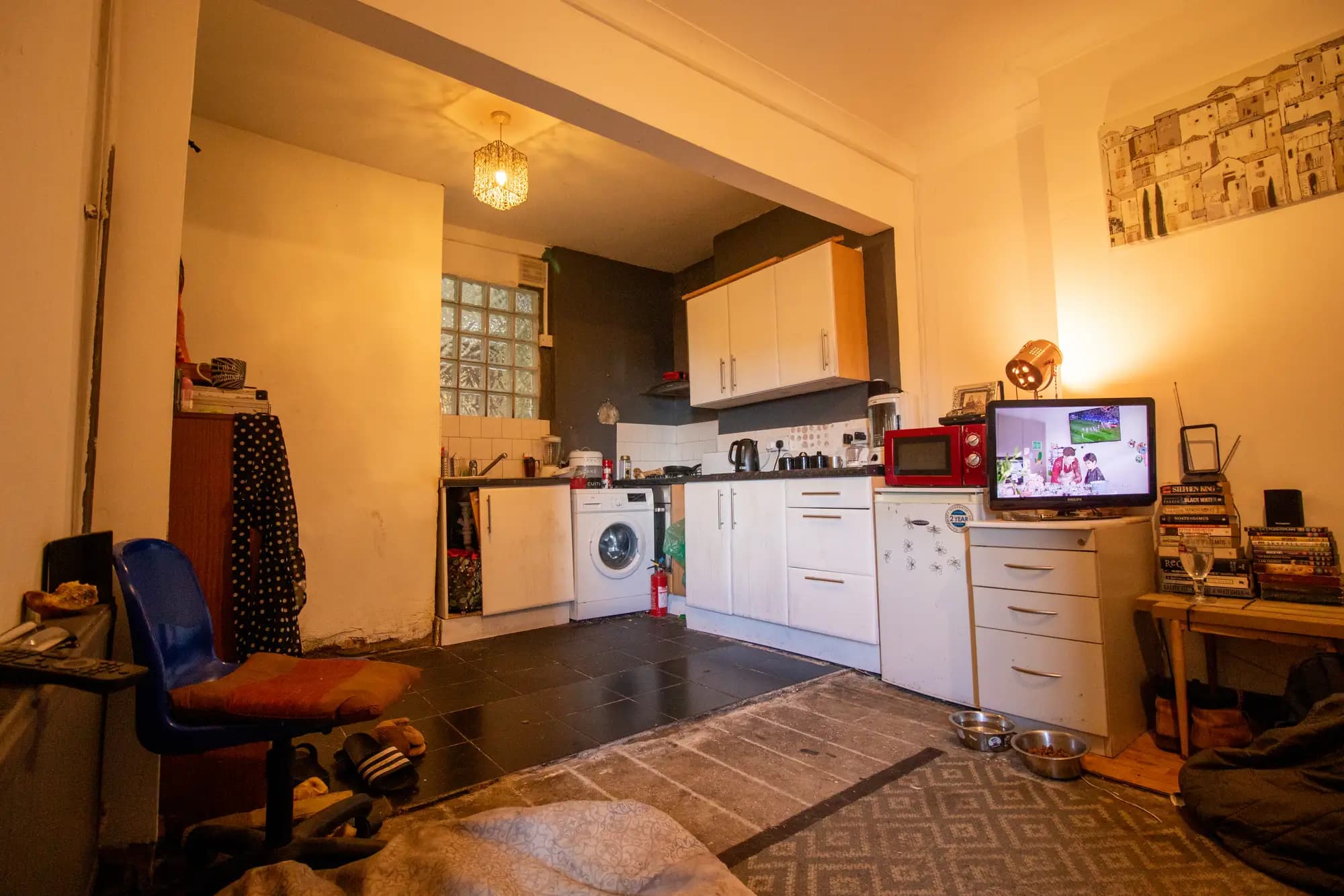 property photo 4 of 12
