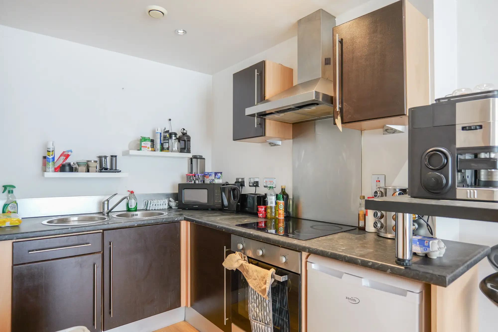 property photo 5 of 24