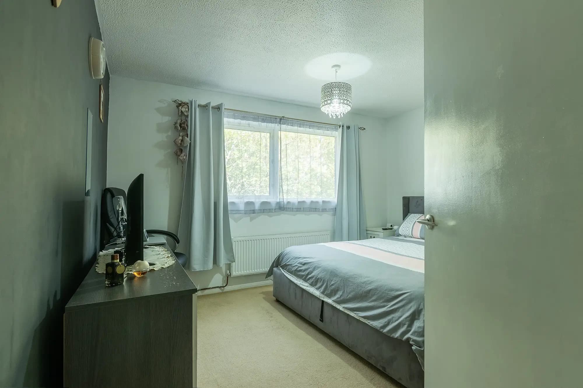 property photo 17 of 33