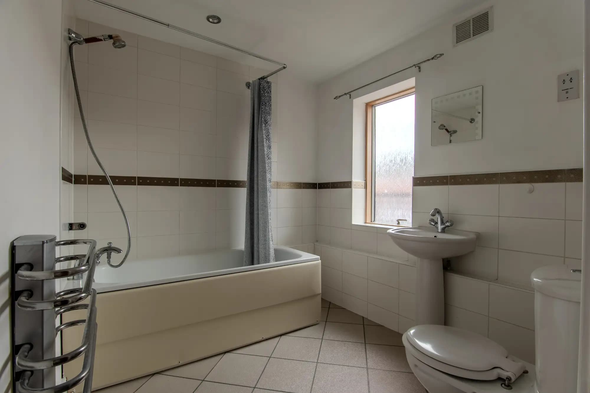 property photo 9 of 19