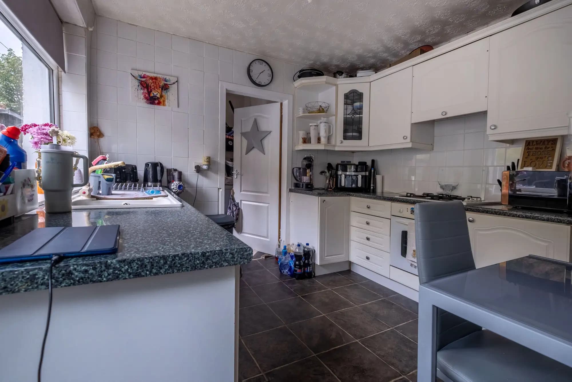 property photo 9 of 27