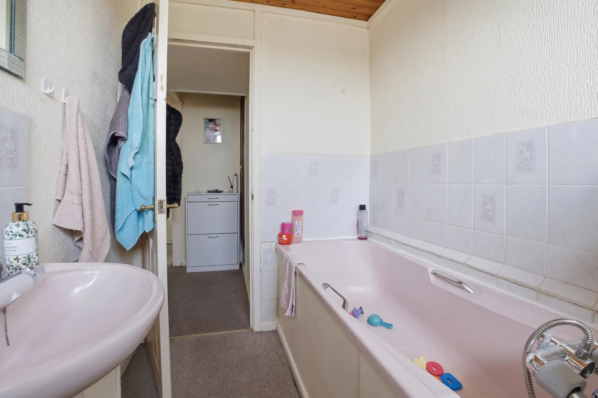 property photo 10 of 18
