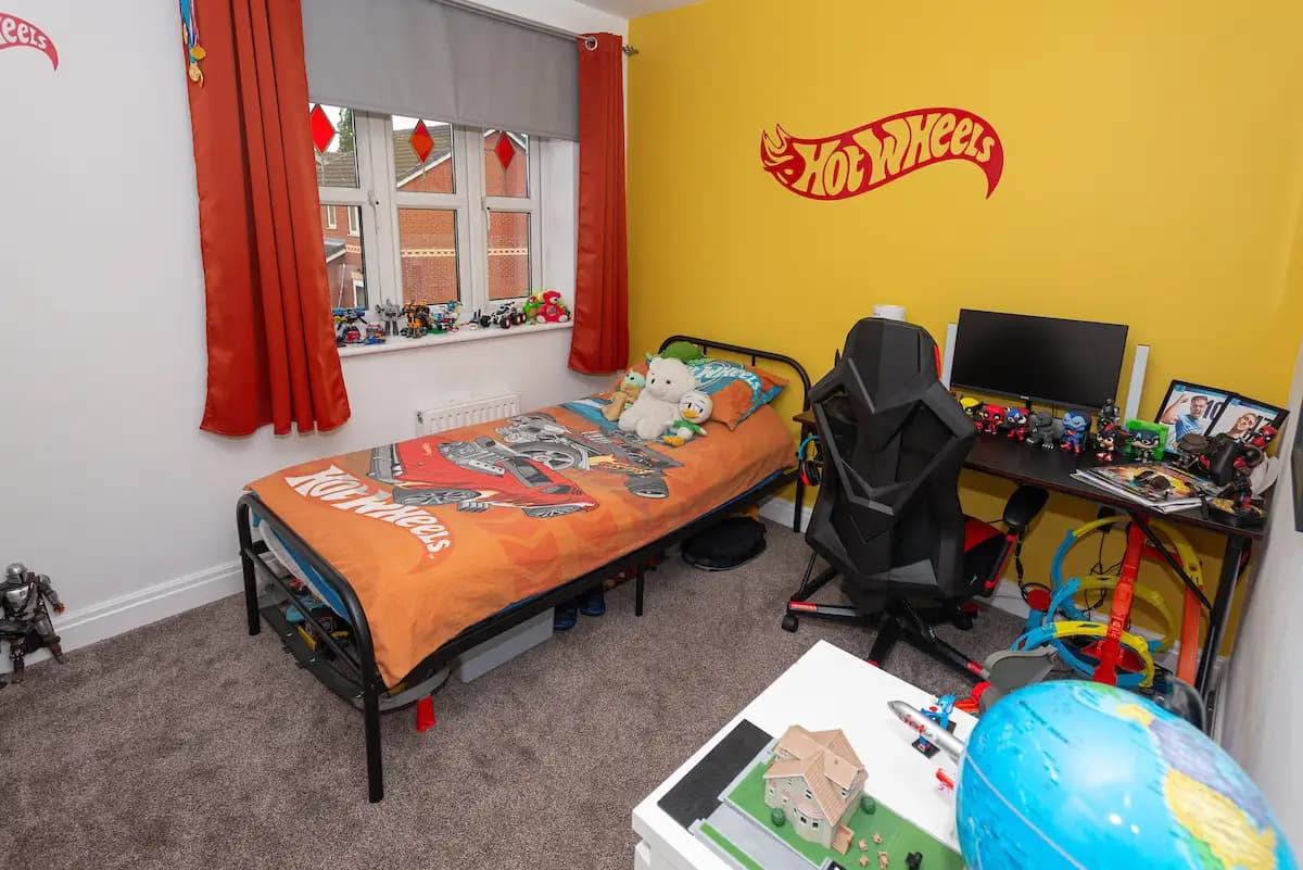property photo 20 of 30