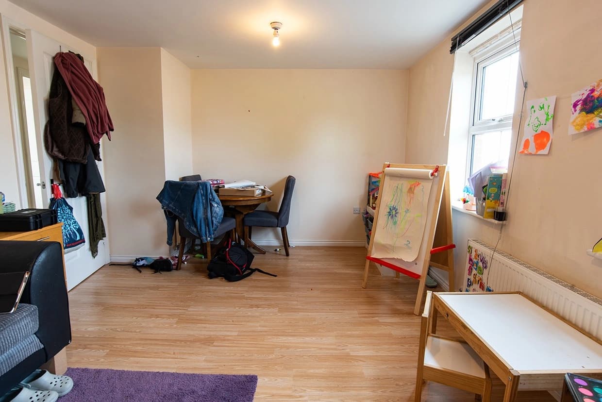 property photo 4 of 17