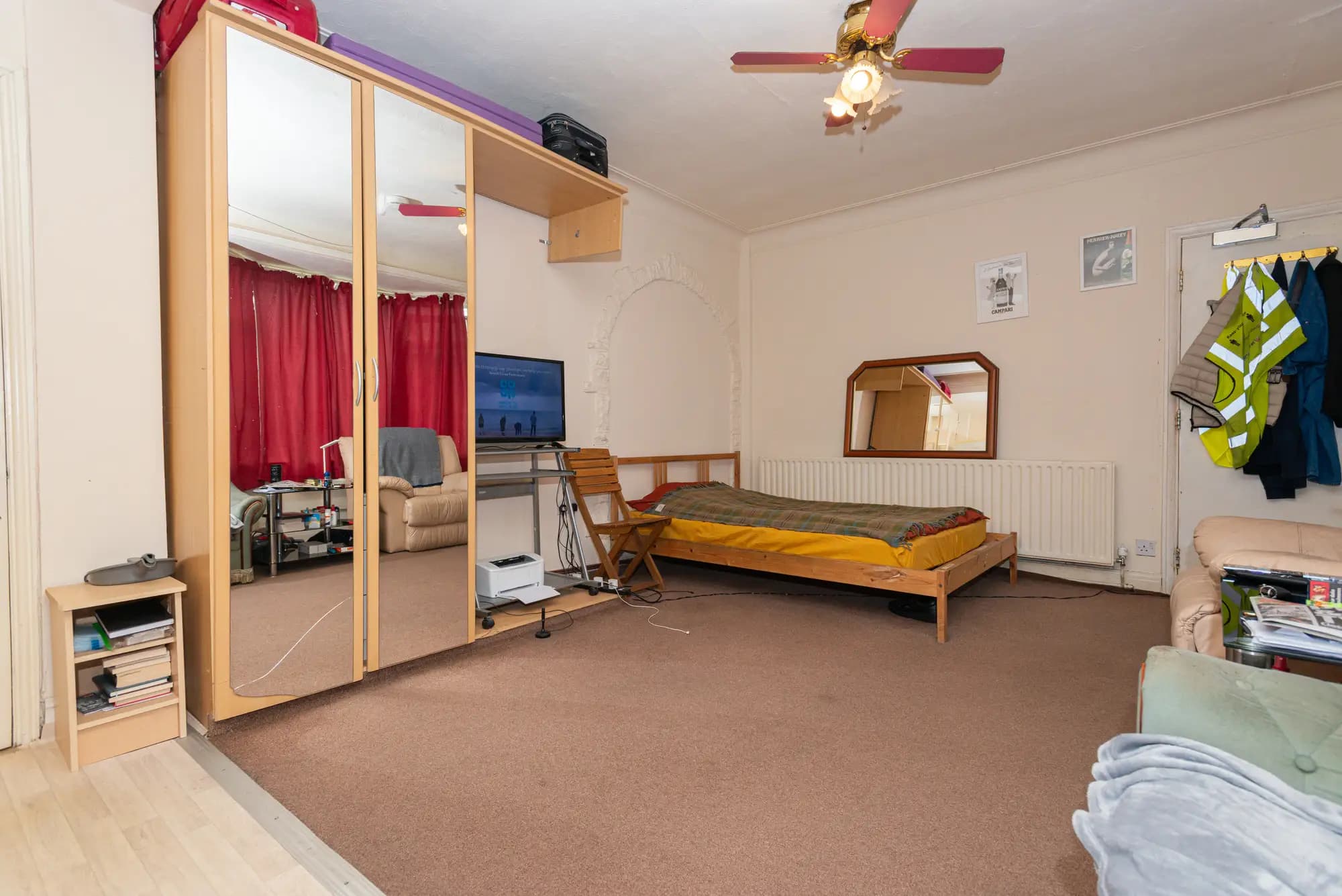 property photo 8 of 19
