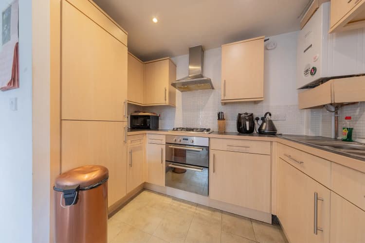 property photo 5 of 17
