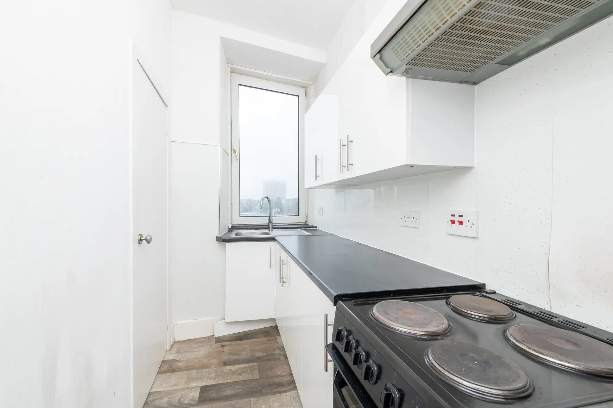 property photo 7 of 20