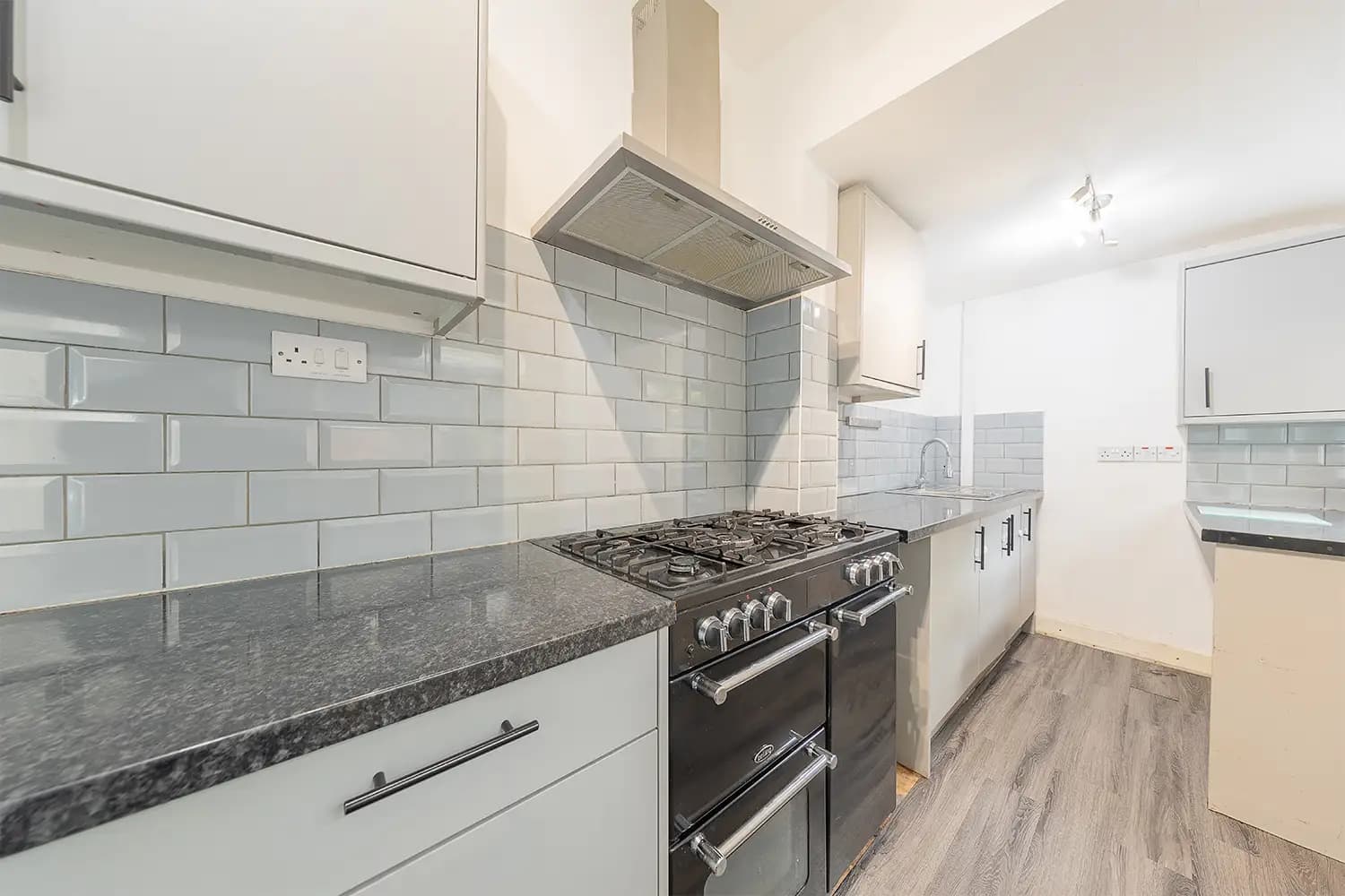 property photo 6 of 26