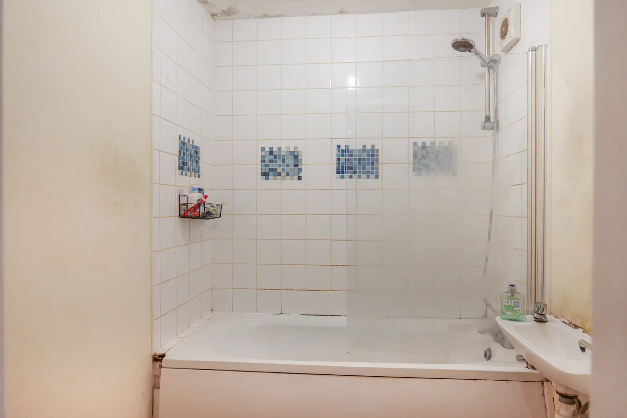 property photo 8 of 20