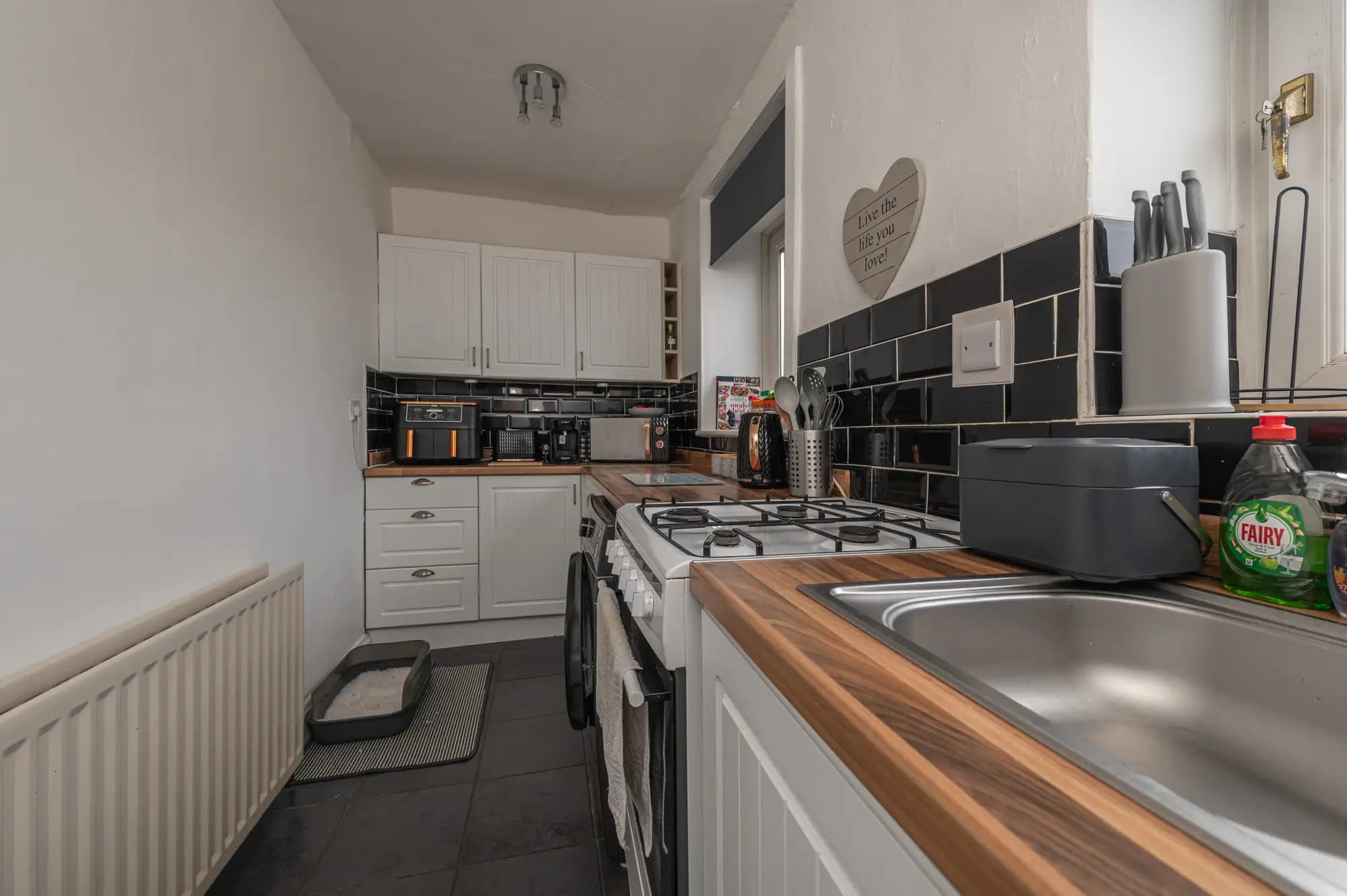 property photo 7 of 17