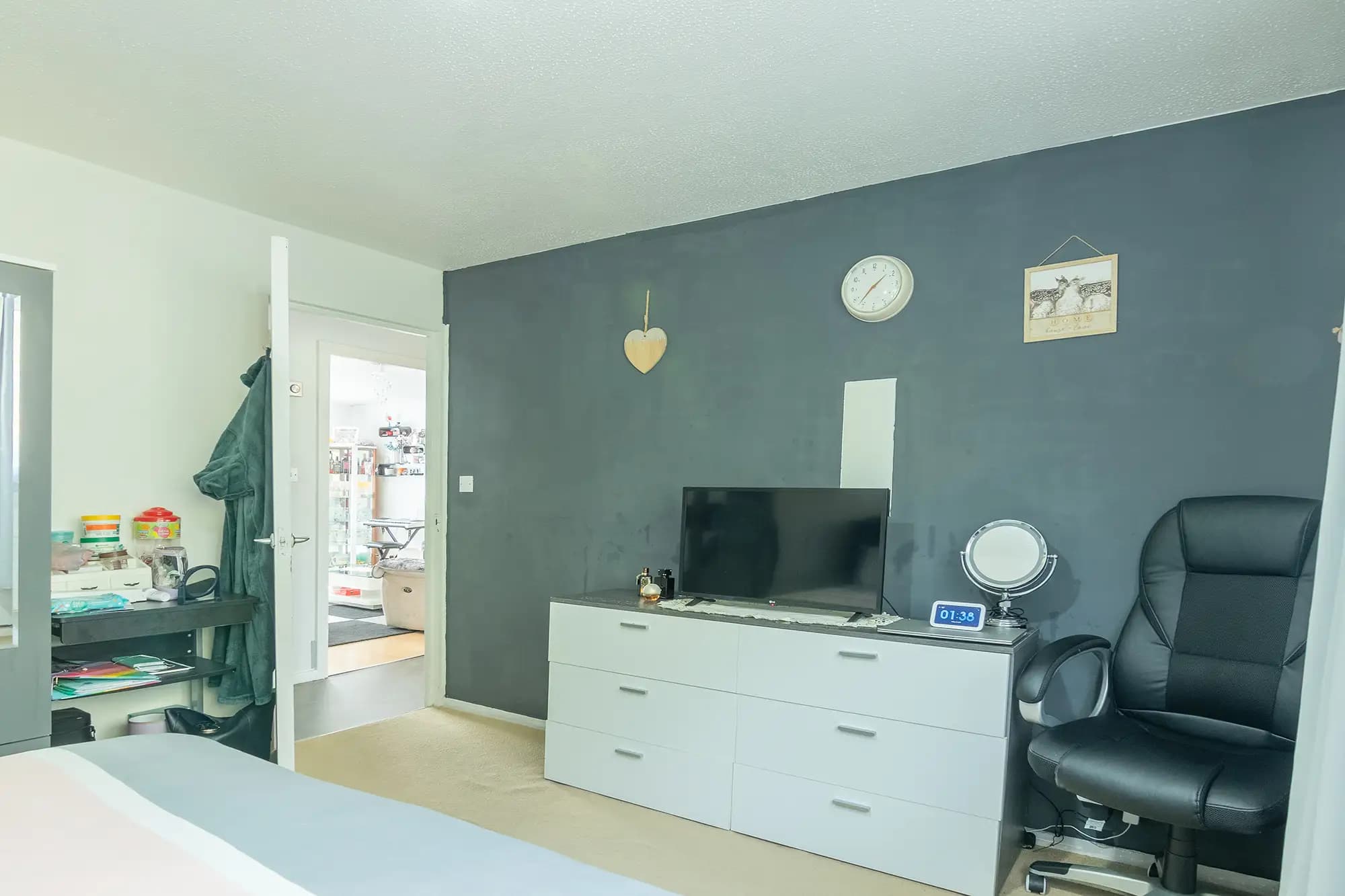 property photo 18 of 33